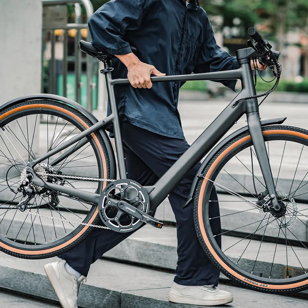 Fiido C21 gris graphite, gros plan du cadre et de la transmission