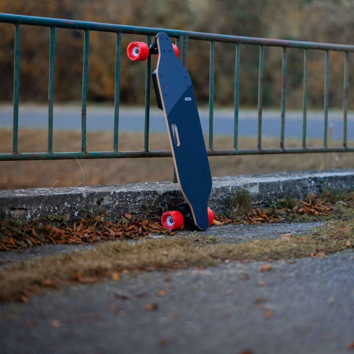 Meepo Go — vue latérale entière avec poignée découpée