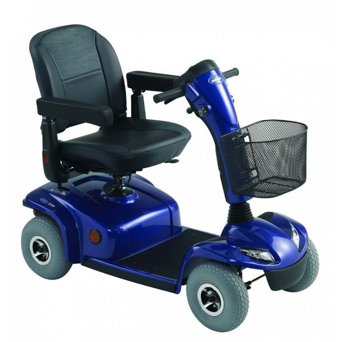 Scooter Invacare Leo bleu, vue avant trois quarts