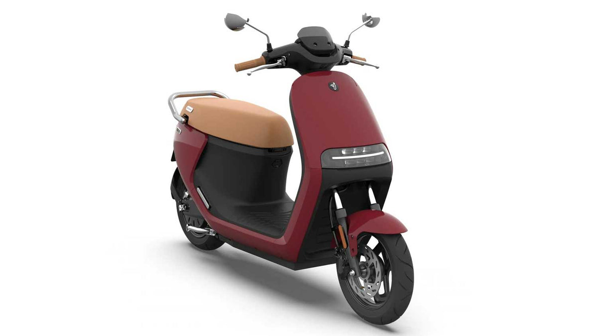 Segway E125S — Équivalent 125cc électrique 3.5 kW — 108 km autonomie