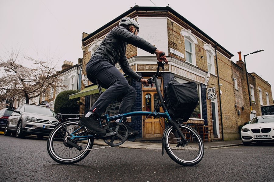 Brompton Electric P Line — Vélo pliant électrique 250W — 70 km autonomie
