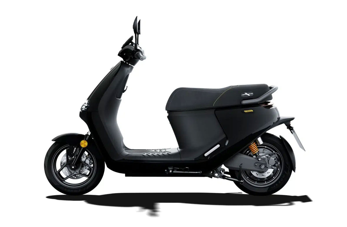 Segway E300SE — Équivalent 125cc électrique 10 kW — 130 km autonomie